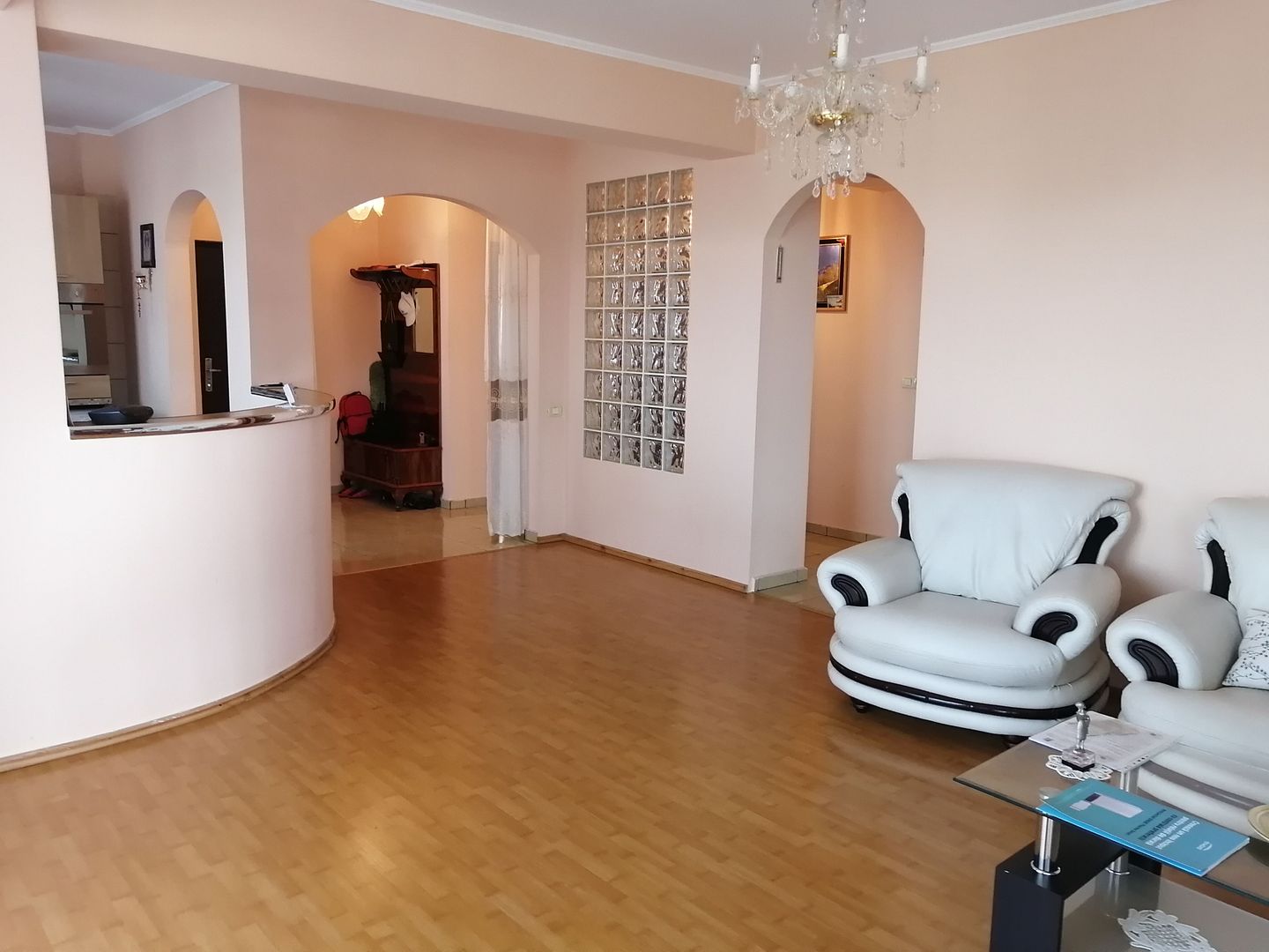 3 camere, structura mare, curte si garaj - Poză 1