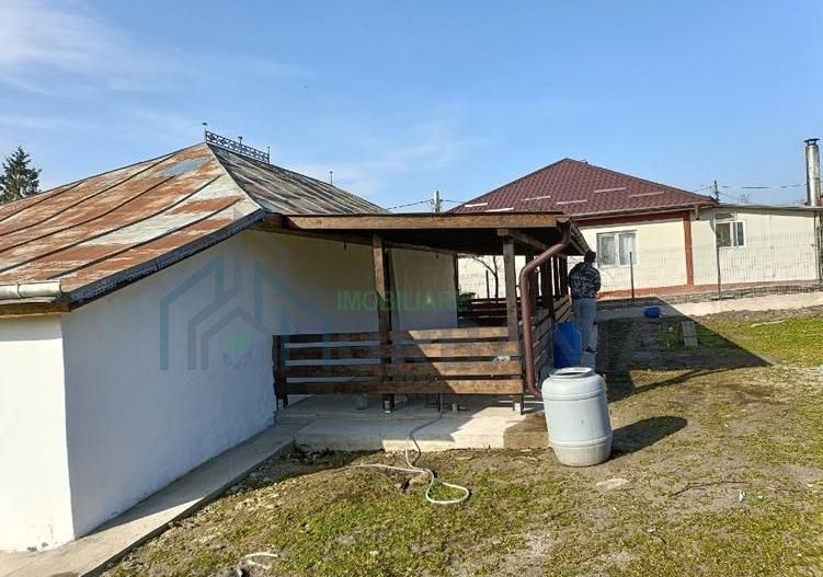 Casă renovată în stil tradițional, Romanesti, Iași – 3 camere, 50 mp utili, teren 3240 mp - Poză 7