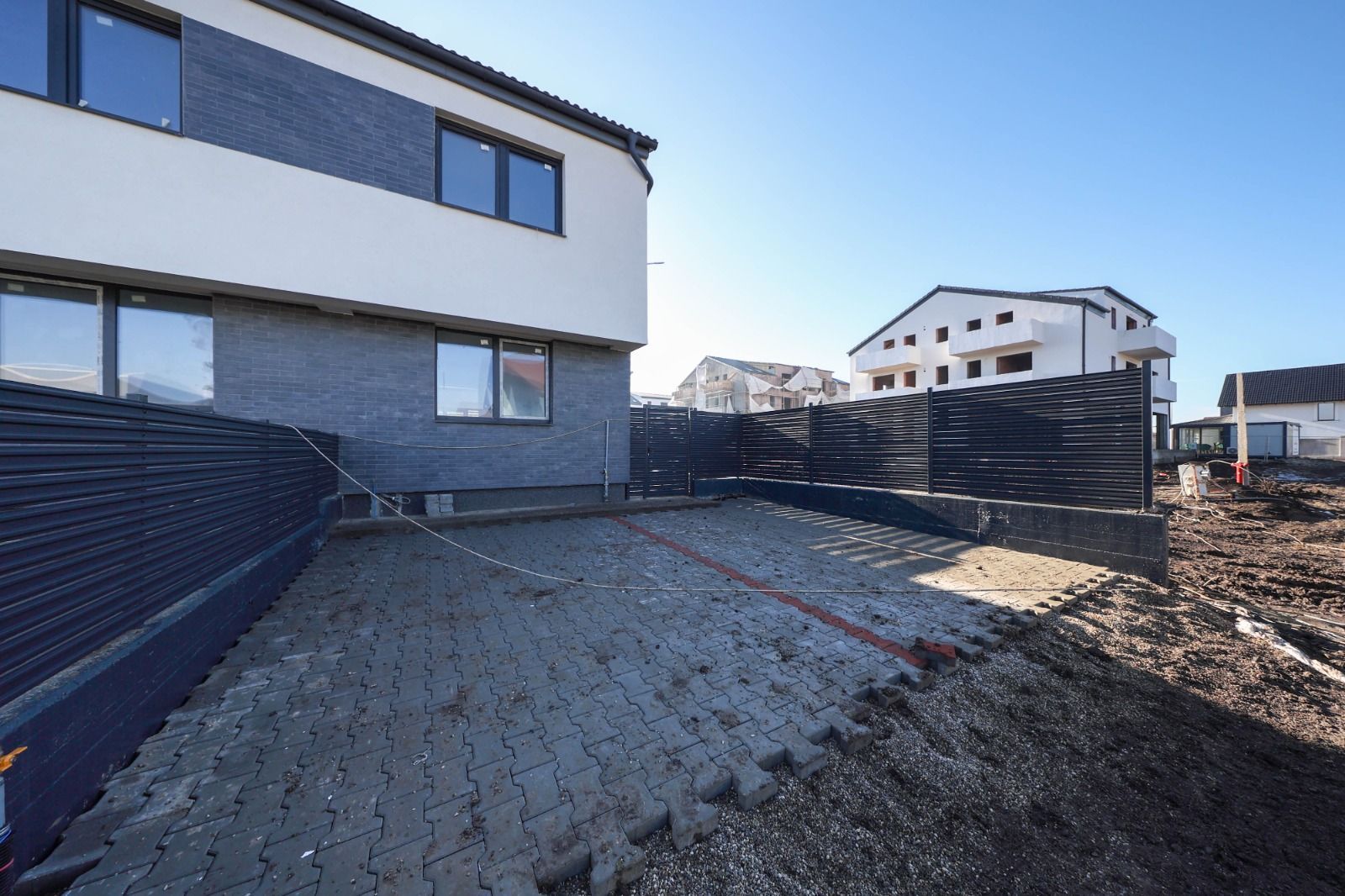 Casă Tip Duplex de Vânzare în Sânpetru | La Poalele Dealului Lempes - Poză 9