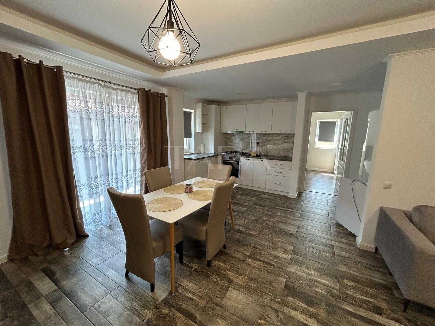 Apartament cu 2 camere, complet mobilat și utilat. - Poză 1