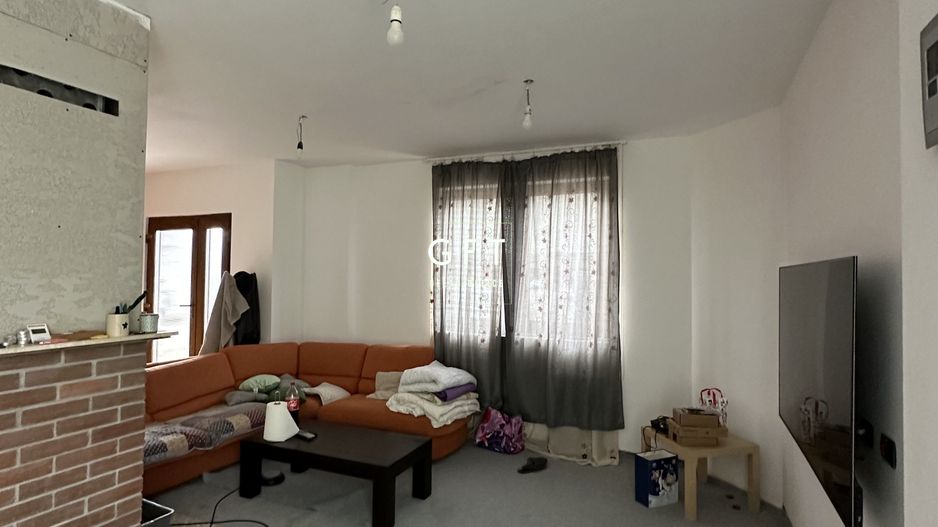 Casa de vanzare, Zona Sigmir - Poză 1