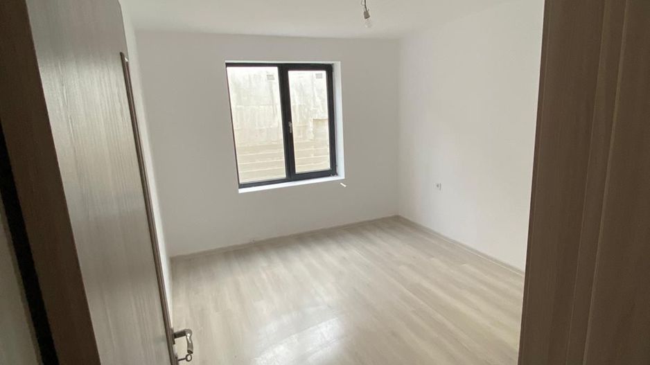 Casa noua în Giulesti de închiriat - curte 220mp - Poză 10