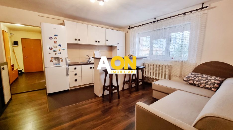 Apartament cu 2 dormitoare, renovat, mobilat, parter inalt, Cetate - Poză 1