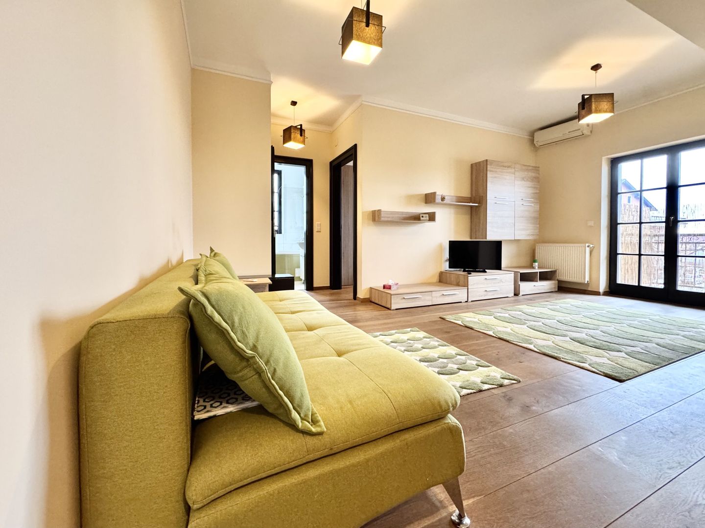 Spațiu, lumină și liniște – 2 Camere în zona Ronat - Poză 2