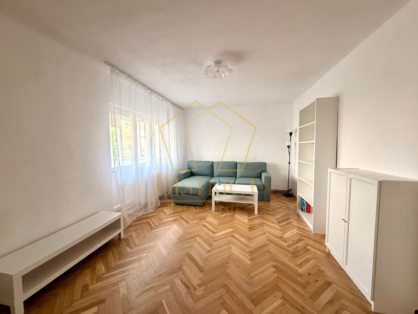 Apartament decomandat cu 2 camere | Aradului | Prima închiriere - Poză 2
