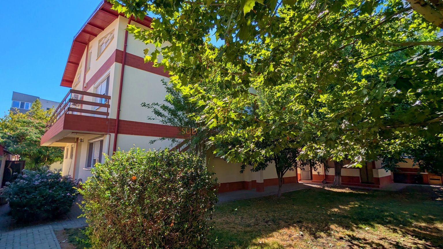 Vila in zona Berceni-Grand Arena, P+1+M, cu 1500 mp teren - Poză 3