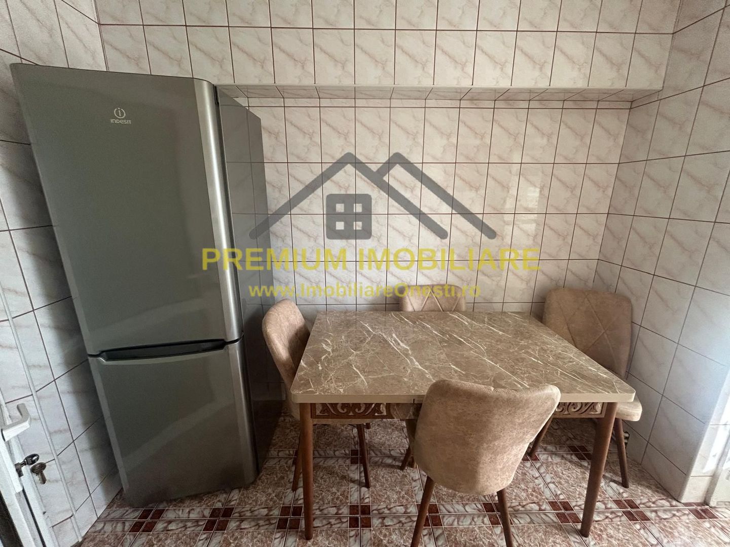 Apartament 2 camere de vânzare zona de jos, Onesti - Poză 8
