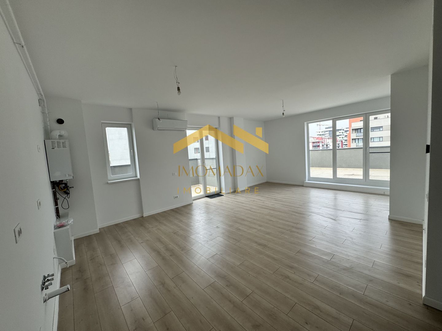 Apartament - 2 camere- etaj 1- torontalului - Poză 2
