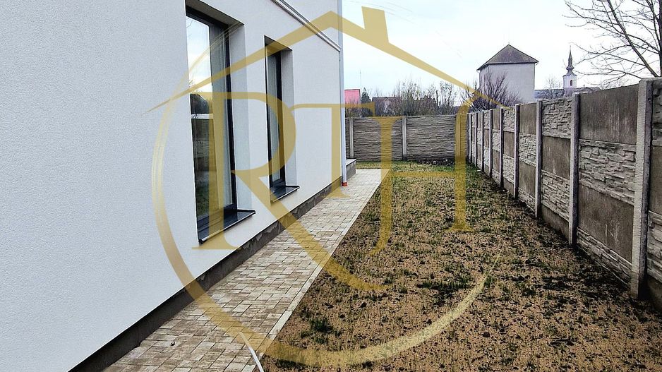 Duplex de vanzare cu 4 camere,2 bai,250 mp teren-Mosnita Veche zona Centrala. - Poză 20