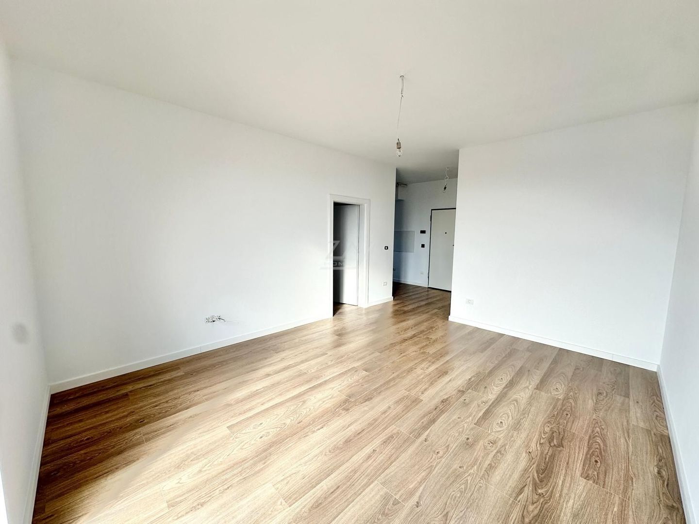 Bloc finalizat. Finisaje superioare. Loc de parcare. - Poză 2