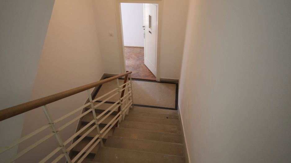 APARTAMENT IN VILA - Poză 14