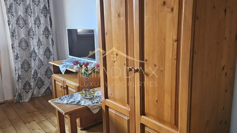 Pensiune 10 camere cu restaurant // teren 900 mp // Moieciu de Jos - Poză 33