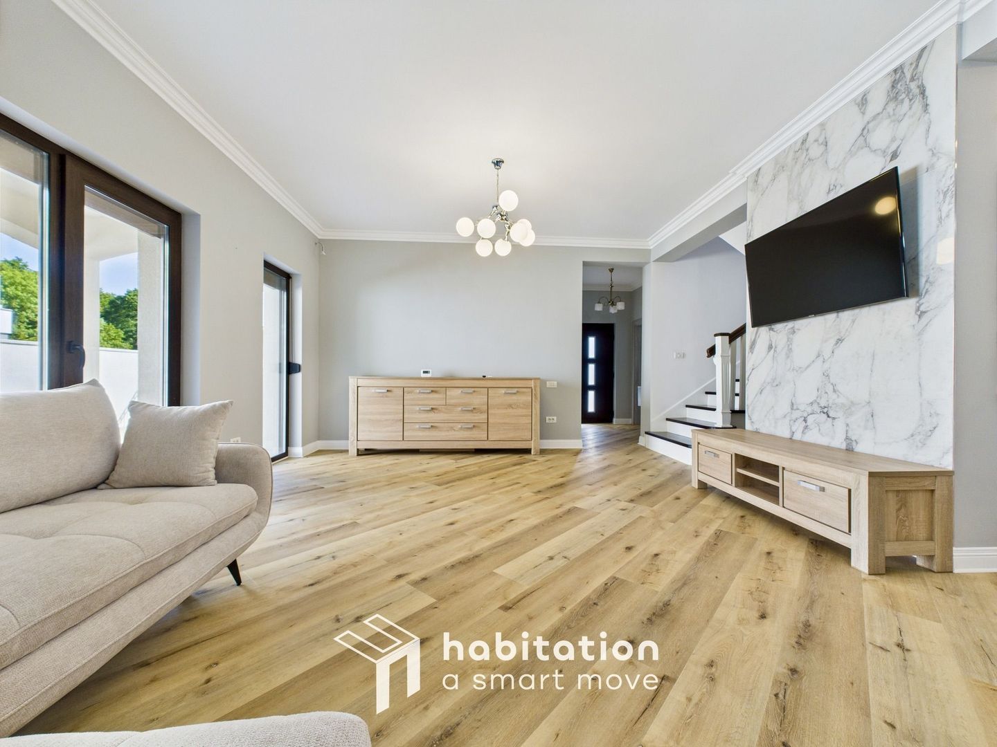 Tur virtual disponibil – duplex modern cu grădină privată și garaj - Poză 3