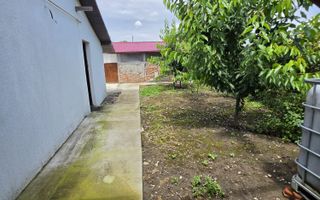 🏡 Casă renovată cu 6 camere, teren 557 mp – Berceni, Prahova - Poză 17