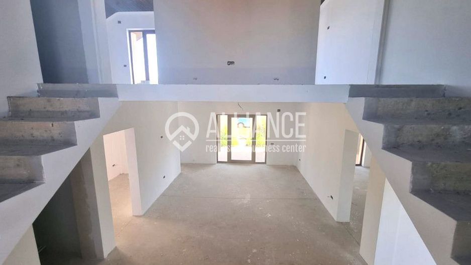 VALU LUI TRAIAN ( COD 02) -  Casa Superba 4 Camere aproape de conac - Poză 1