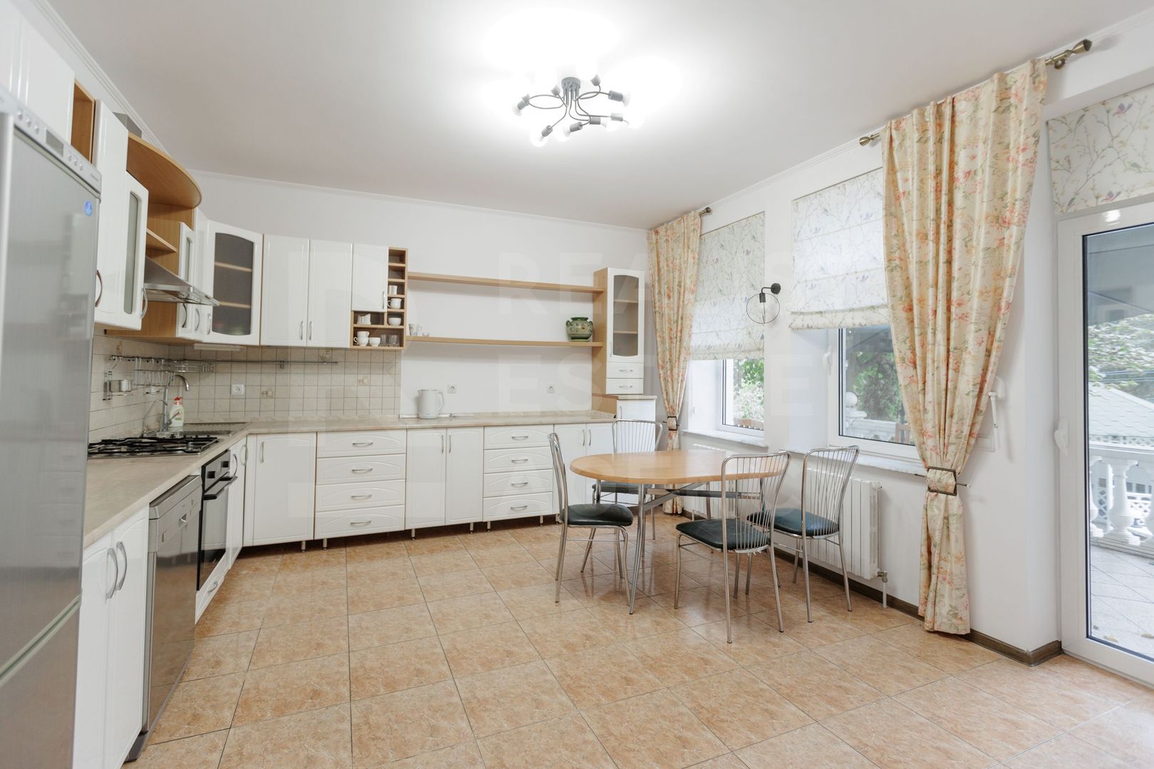 Chirie, casă, 2 nivele, 4 camere, str. Gheorghe Cașu, Centru - Poză 15