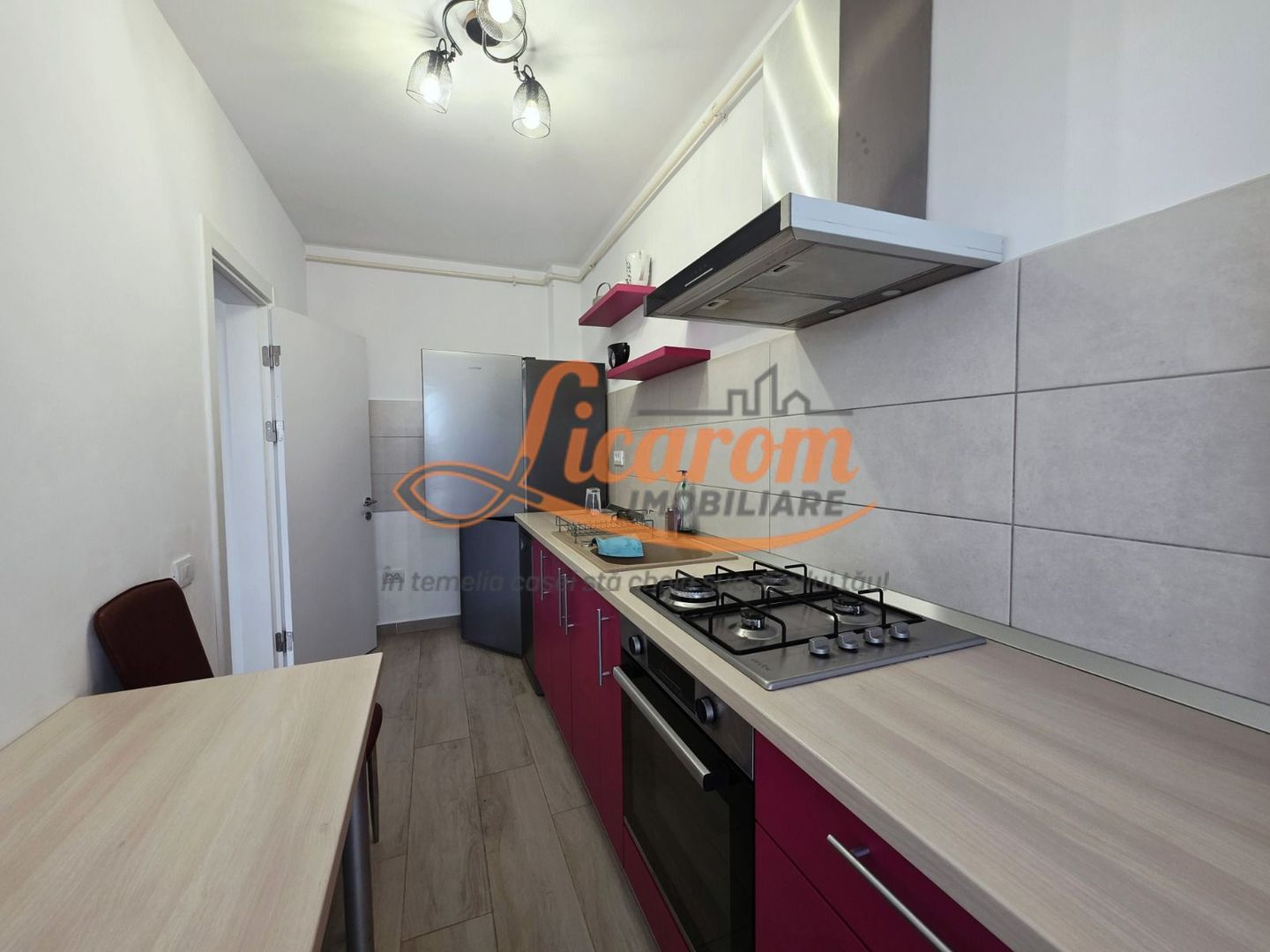Apartament 2 camere, mobilat, lift, parcare, animale,Cristian BV - Poză 12
