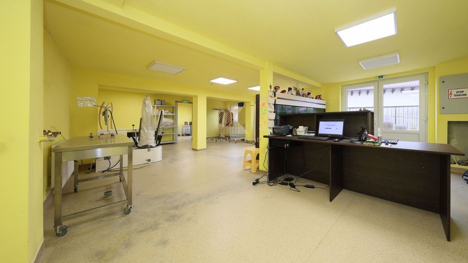 Proprietate mixtă cu spațiu comercial și locuință, Cristian - Poză 4