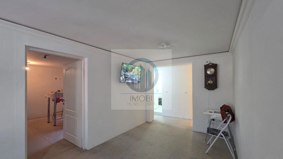 Casa renovata priveliște superba catre Cetatea Devei – Str. Calugareni - Poză 8