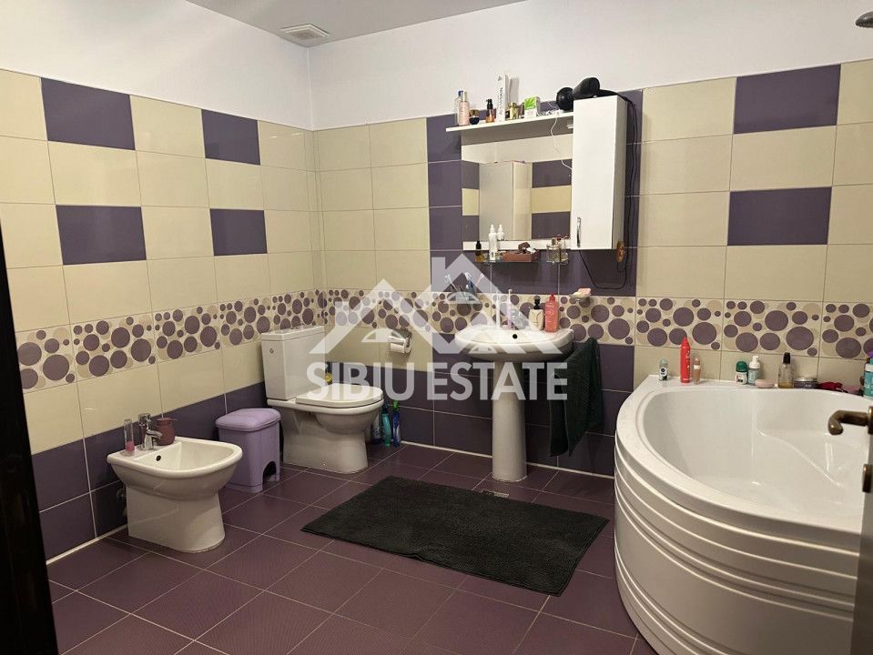 Casa tip duplex 5 camere 350 mp teren terasa cu zona gratar si pivnita - Poză 15