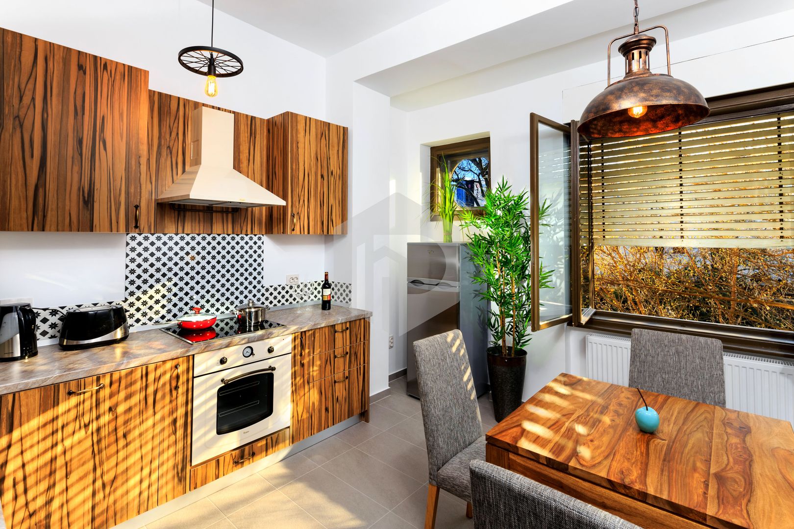 Apartament 3 camere de inchiriat ultracentral/Mobilat si utilat de lux - Poză 9