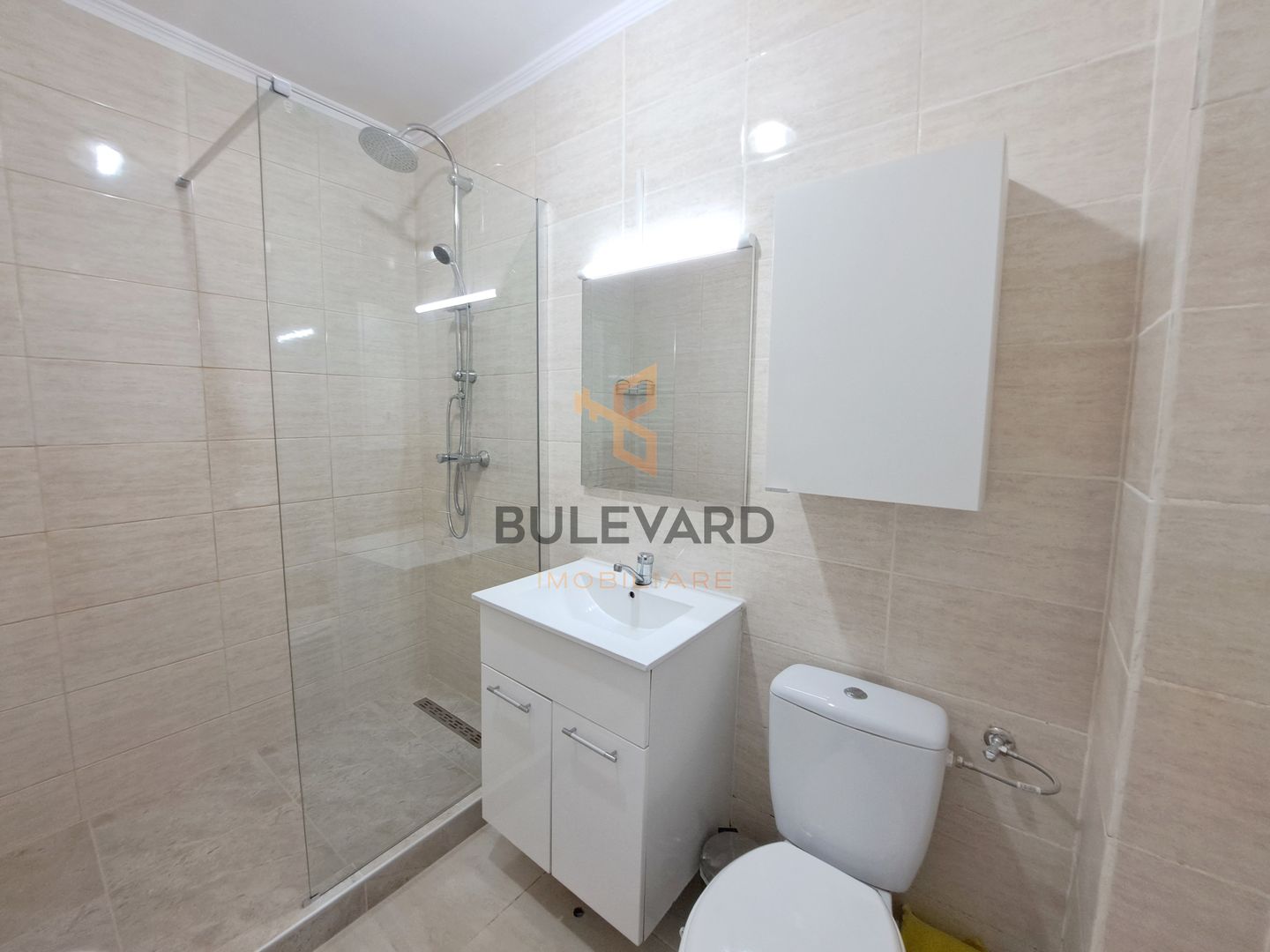 Apartament cu 2 camere + parcare, zona Terra! - Poză 9