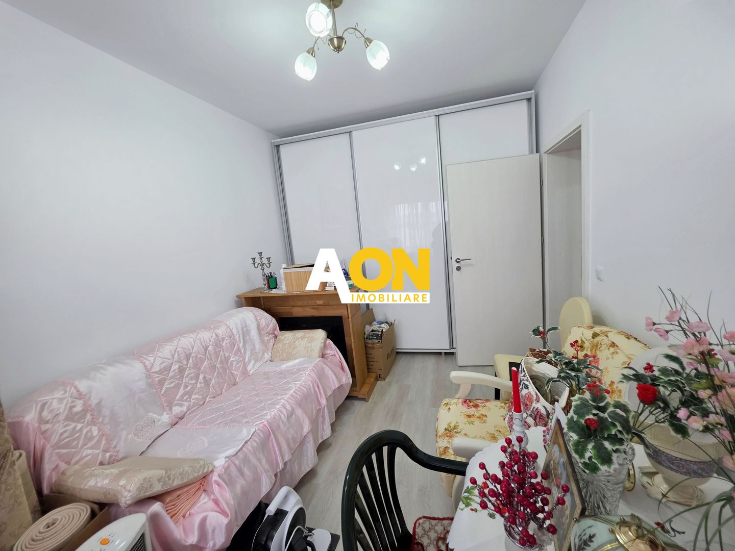 Apartament 3 camere, 2 balcoane, etaj 1, parcare, bloc nou, Micesti - Poză 9