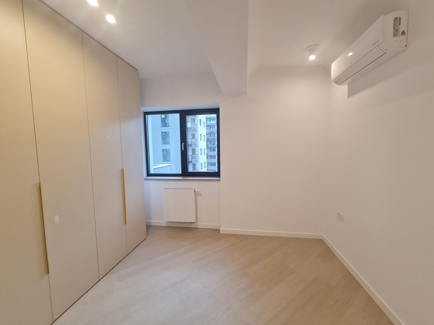 3 camere | Prima inchiriere | Cortina North - Poză 9