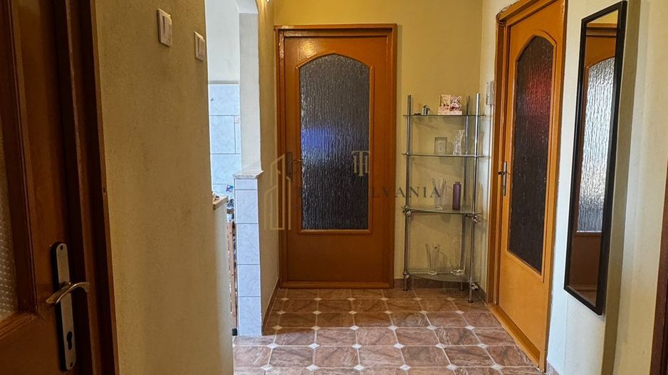 Apartament 3 camere, decomandat - Poză 7