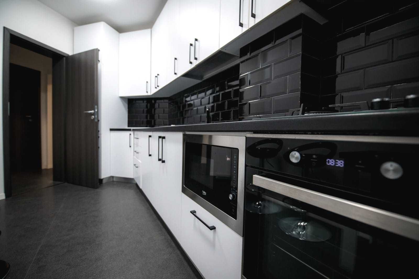 Apartament 3 camere, Decomandat, et.2- langa parcul Copou - Poză 1