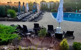 Proprietate unică de vânzare – piscină, restaurant, terasă - Poză 20