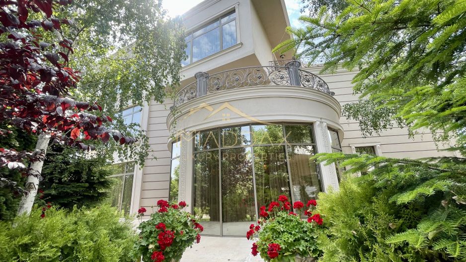 Impressive Villa *1500 SQM usable* 2613 SQM land / Open to the lake - Poză 2