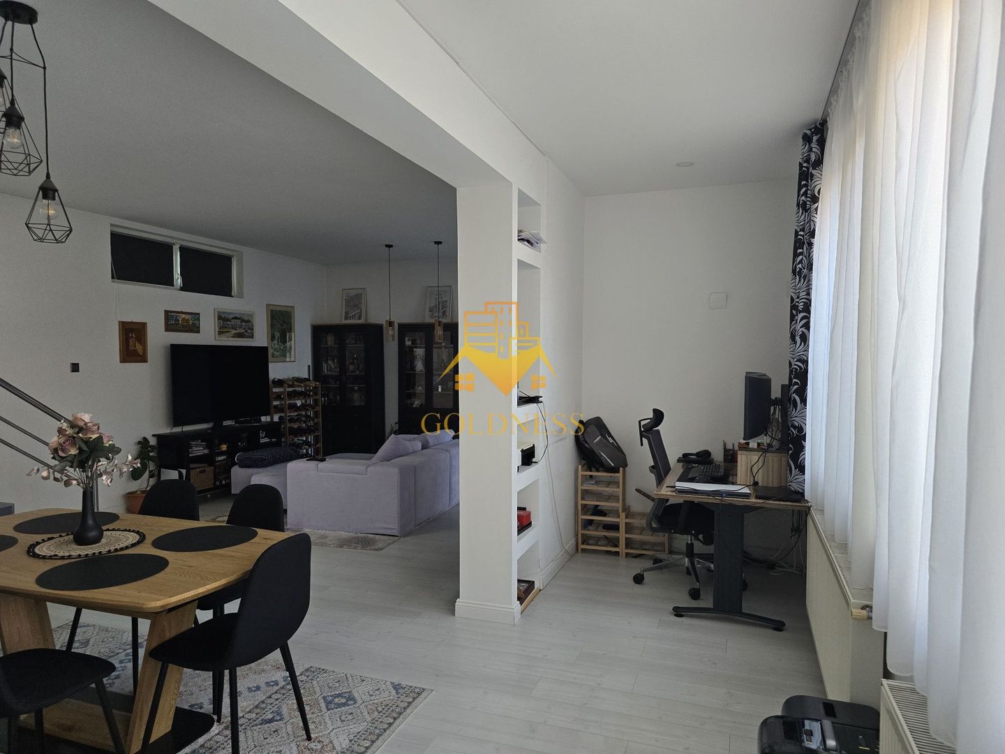 Casa 4 camere, Central, Cipariu, Titulescu, Brâncuși, Parcare - Poză 2