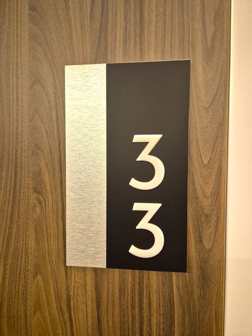 Zona Coresi, str. 13 Decembrie, apartament spațios, bloc nou, loc parcare - Poză 26