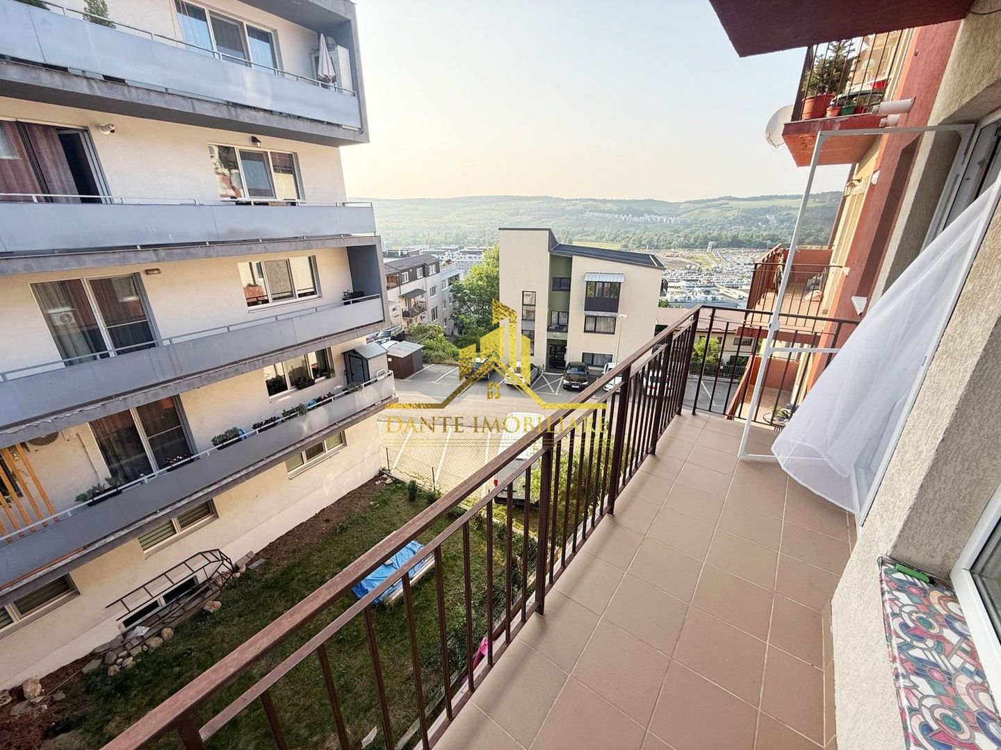 2 camere, spatios, modern, bloc nou, balcon, parcare, zona VIVO - Poză 12