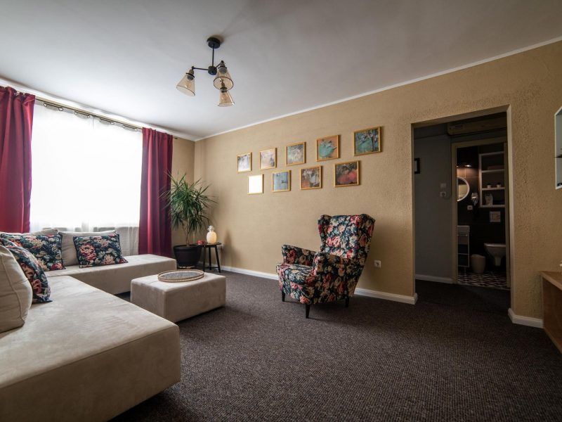 Mobilat si utilat zona Complex,Centrul de Afaceri - Poză 2