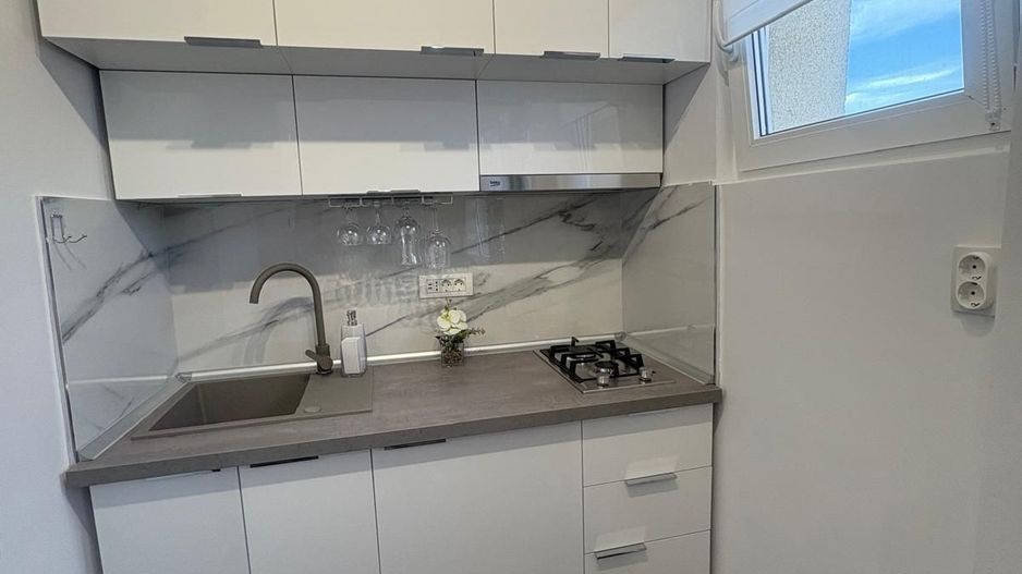 Garsoniera modernă 1 Decembrie, boiler,  AC, etaj 9 - Poză 8