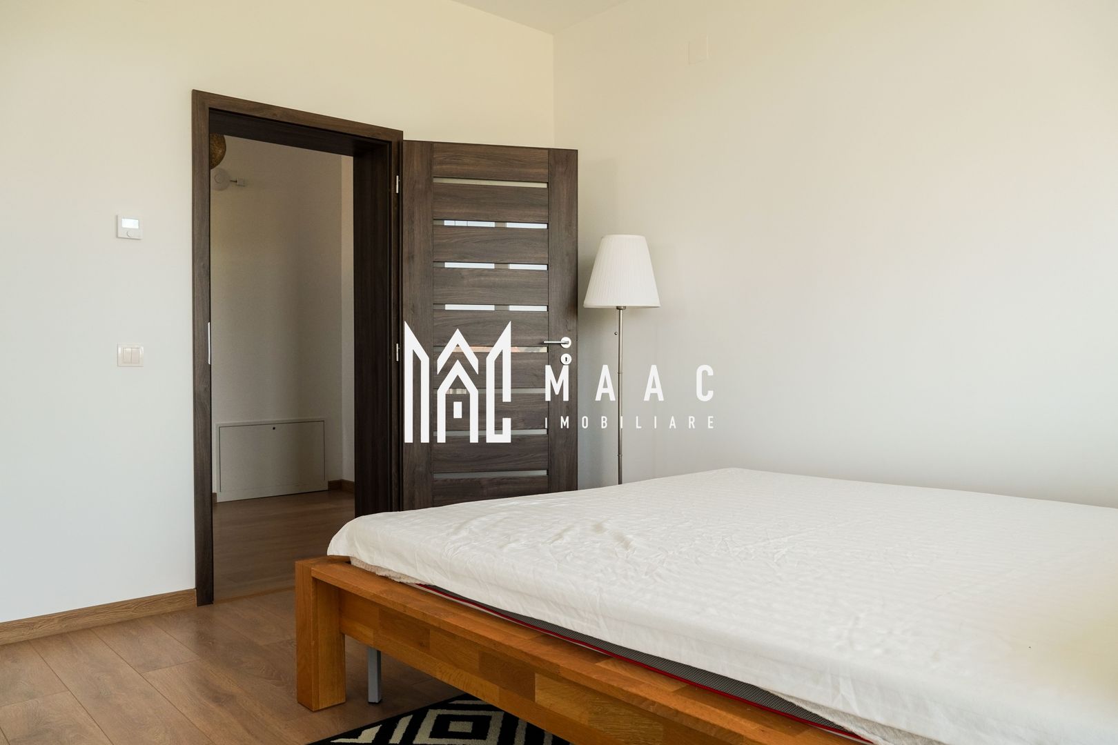 Casa Individuala de LUX | 7 camere | Selimbar - Poză 10