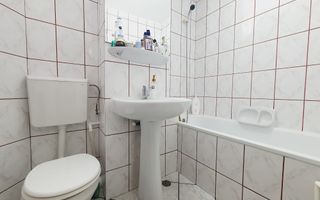 Apartament cu 5 camere decomandate, Cetate - zona scolii Mihai Eminescu - Poză 5