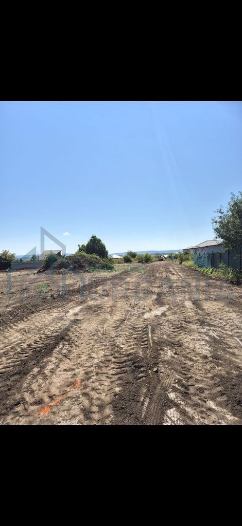 Teren intravilan de vanzare in Miroslava, zona Ferma Liliac - Poză 2