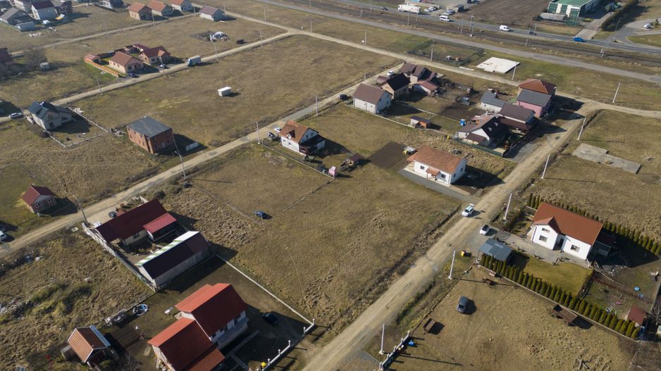 Loc de casa 500 mp în Curtici - Poză 4