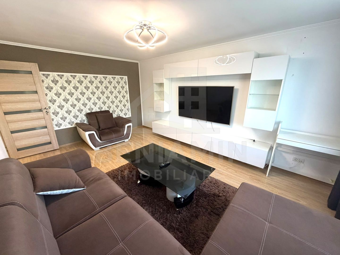 Apartament 3 camere si 2 bai Rovine decomandat 67mp  an1985 - Poză 2