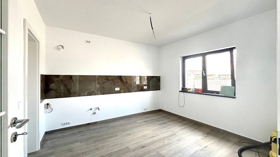 Casa individuala - 4 camere - pozitie excelenta - Sacalaz - Poză 4