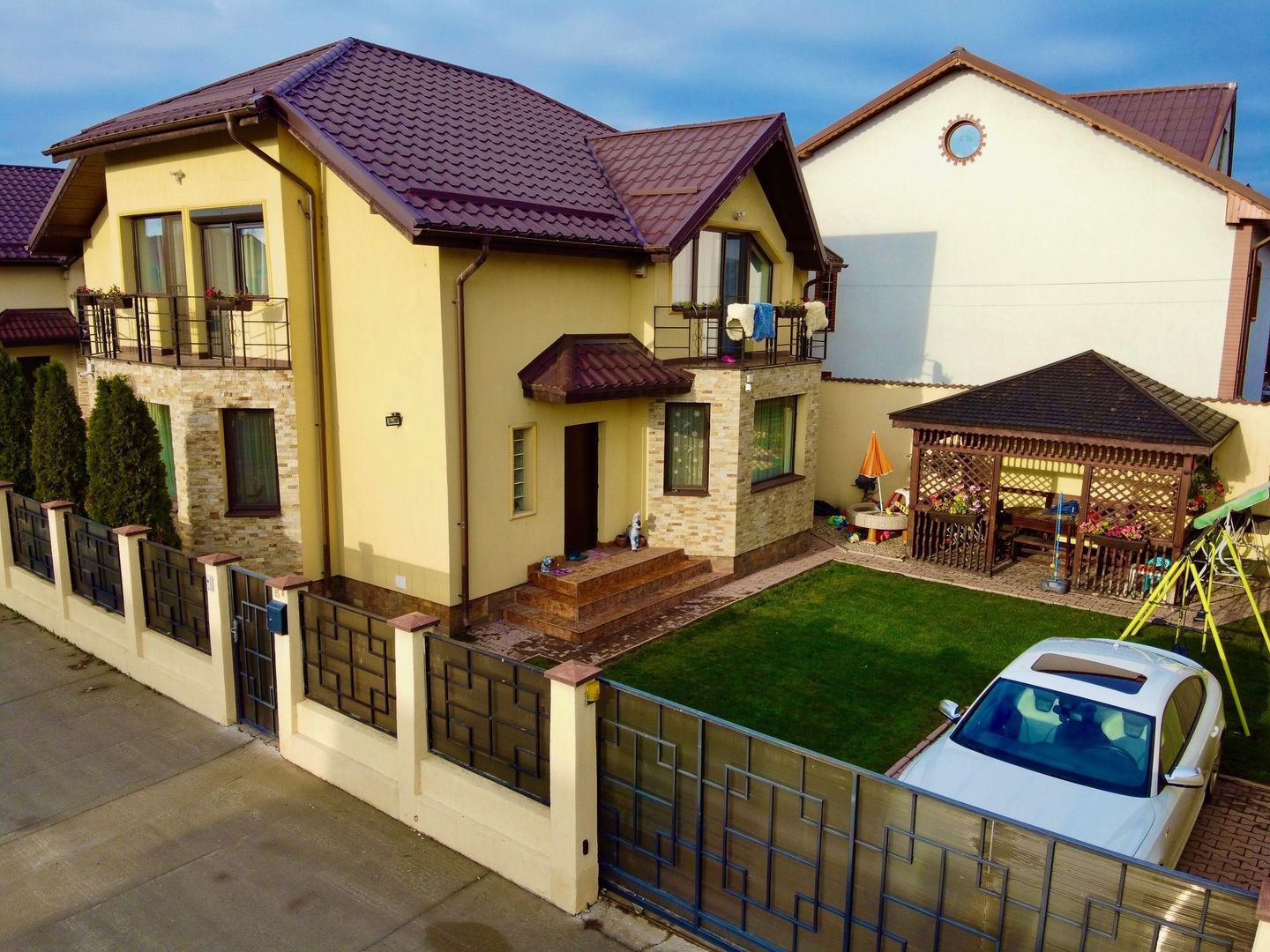 Casa in Chiajna in complex cu circuit inchis - Poză 5