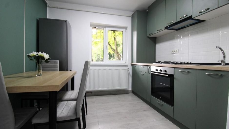 Aradului | 3 Camere | Decomandat | Centrala Proprie. - Poză 1