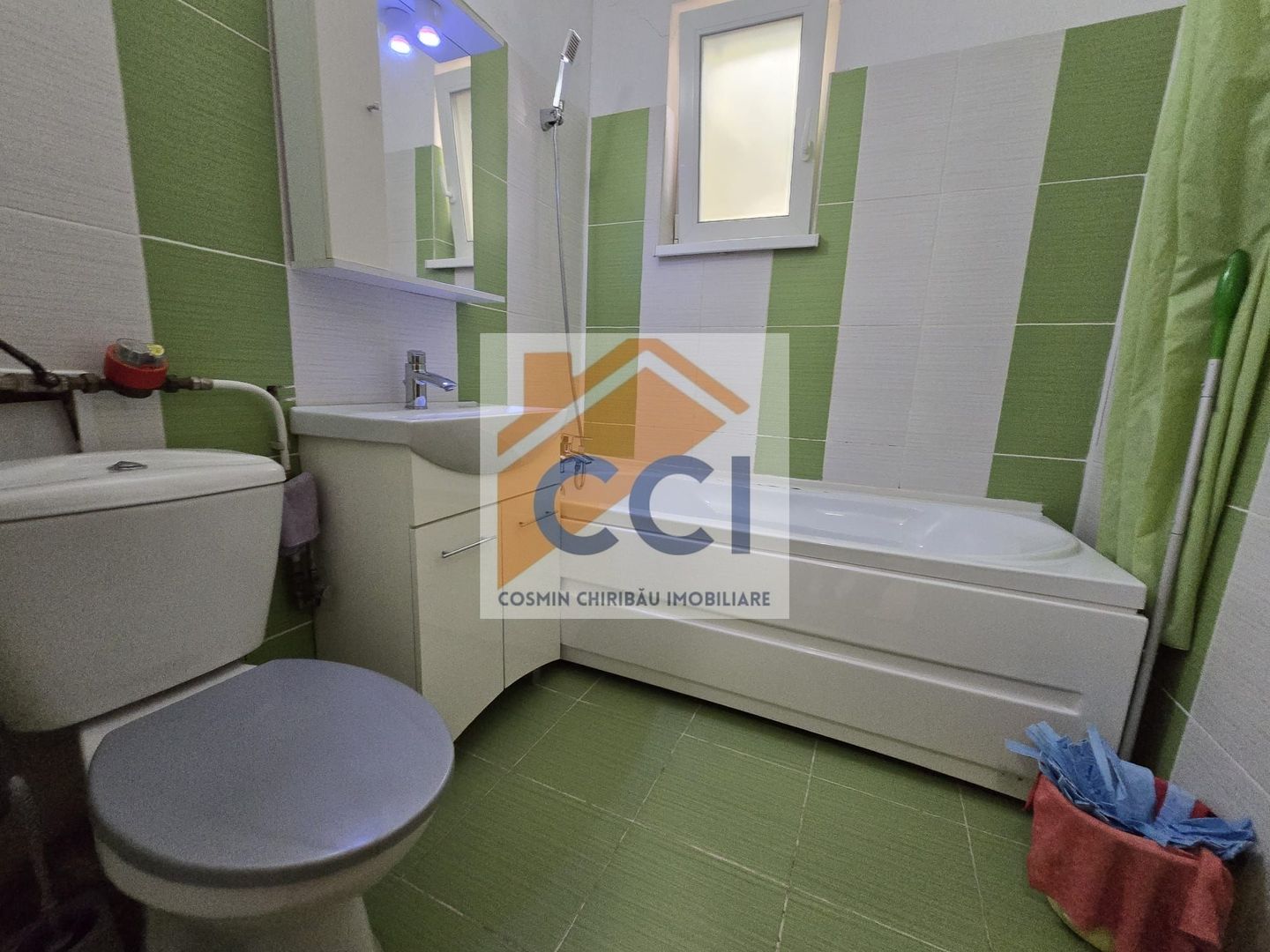 DE VÂNZARE - Apartament cu 2 camere în Bacău - Etaj 1 - Poză 22