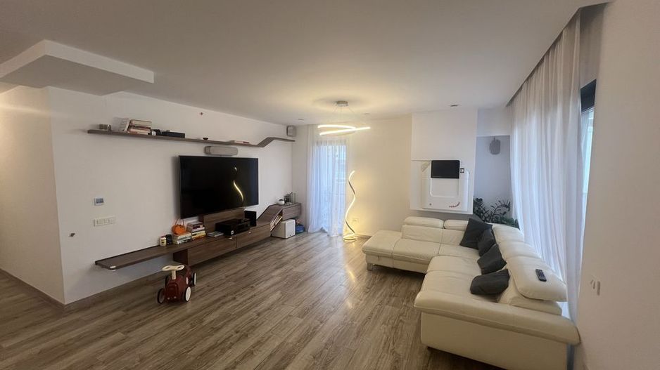 Apartament 3 camere Dumbravita lux - Poză 2