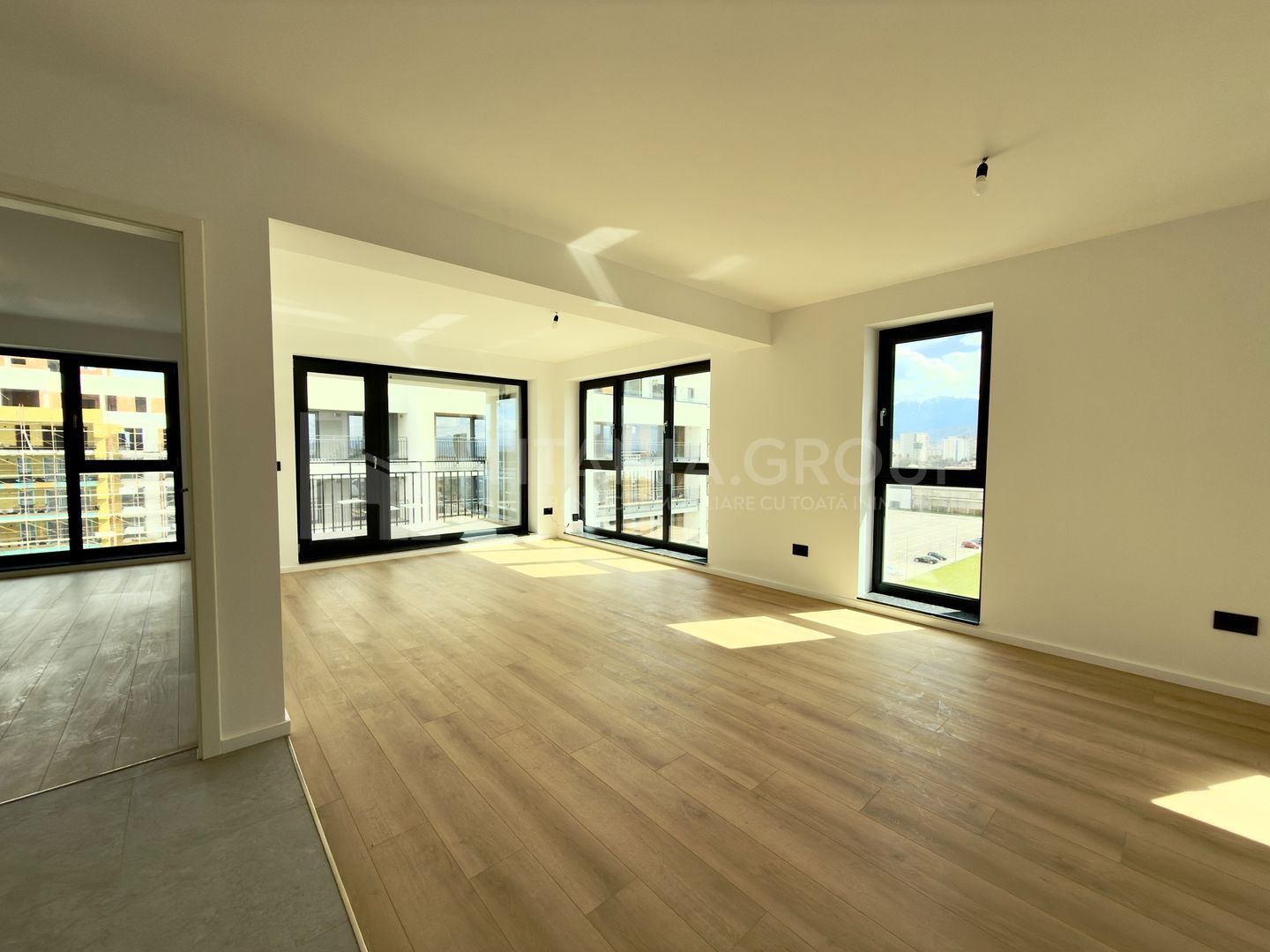 Apartament 2 camere cu vedere panoramică spre munte - Kasper Coresi - Poză 3