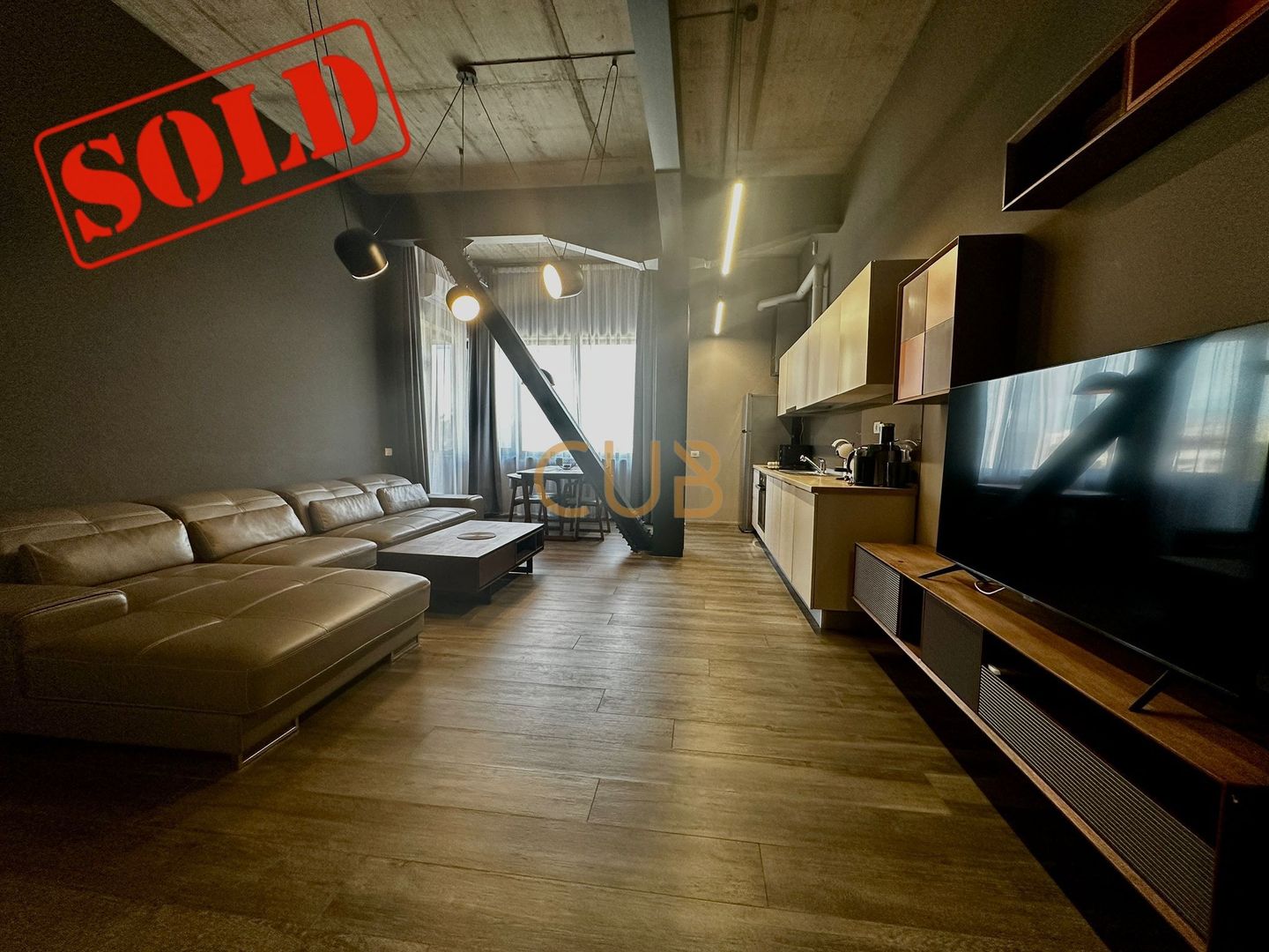 Ap2cam mobilat+utilat |Design DEOSEBIT,bloc NOU,parcare| zona Centrala - Poză 1