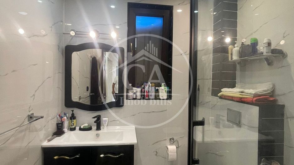 Casă de vânzare cu 4 camere în Cartierul Tineretului, Oradea - Poză 19